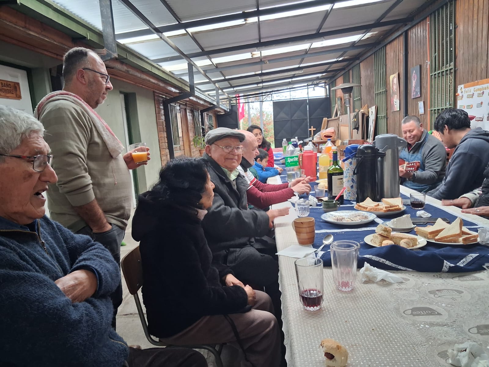 Cumpleaños del párroco de la comunidad